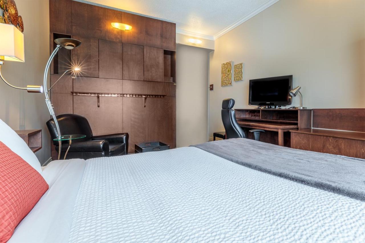 Days Inn By Wyndham Berthierville Bagian luar foto