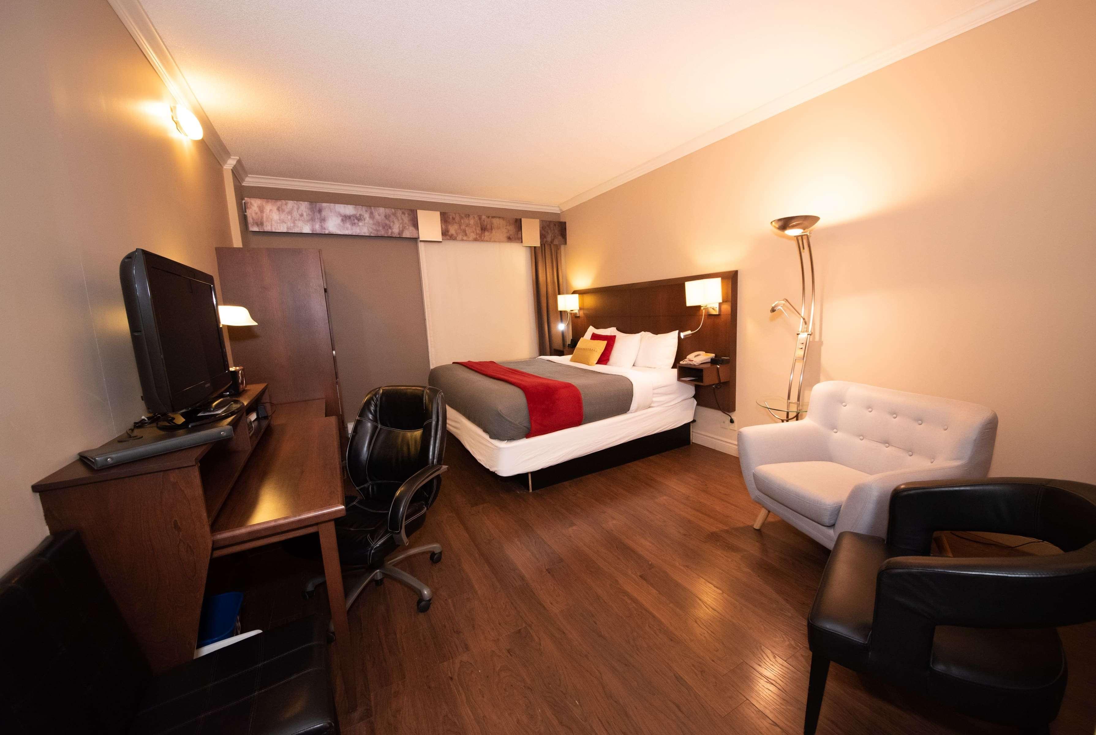 Days Inn By Wyndham Berthierville Bagian luar foto