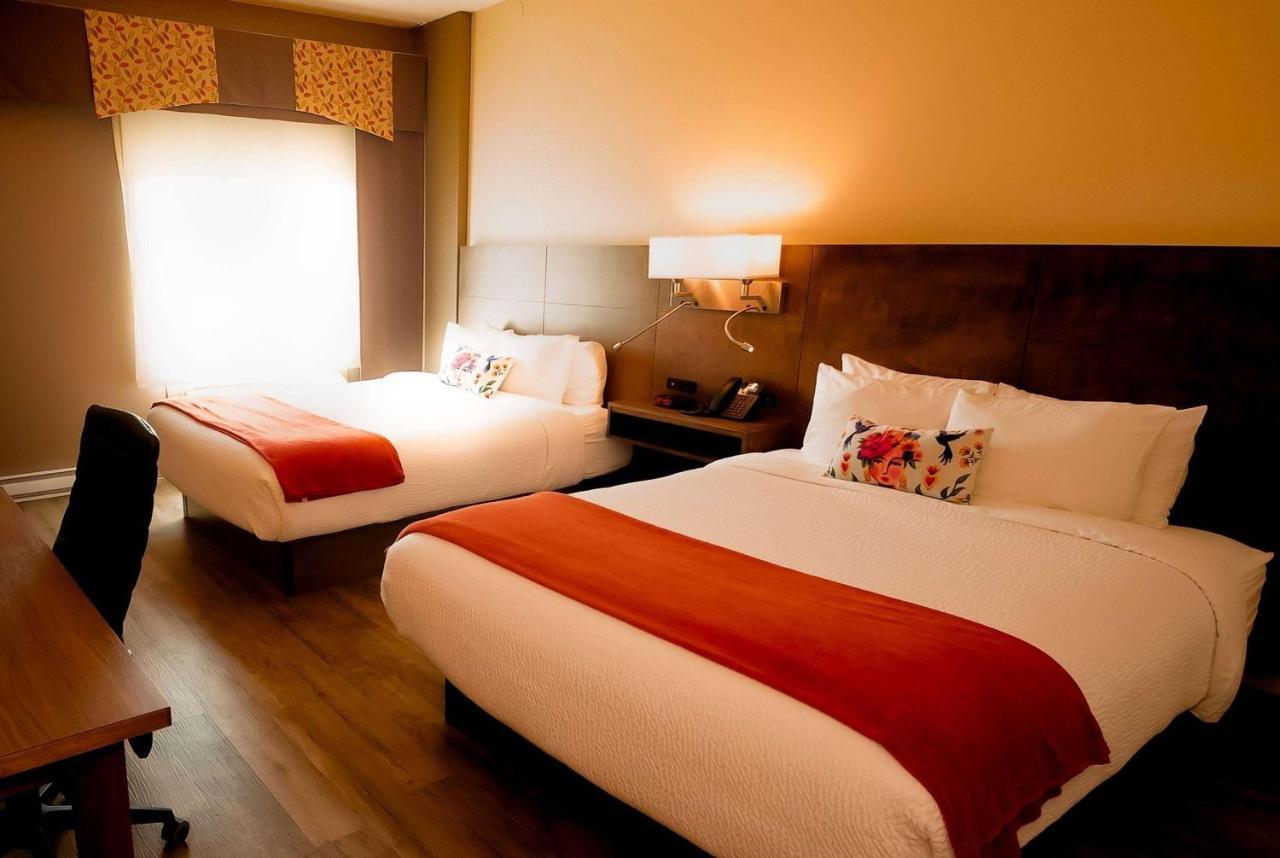 Days Inn By Wyndham Berthierville Bagian luar foto