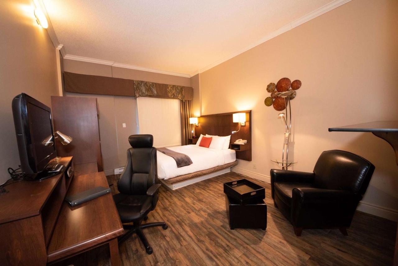 Days Inn By Wyndham Berthierville Bagian luar foto