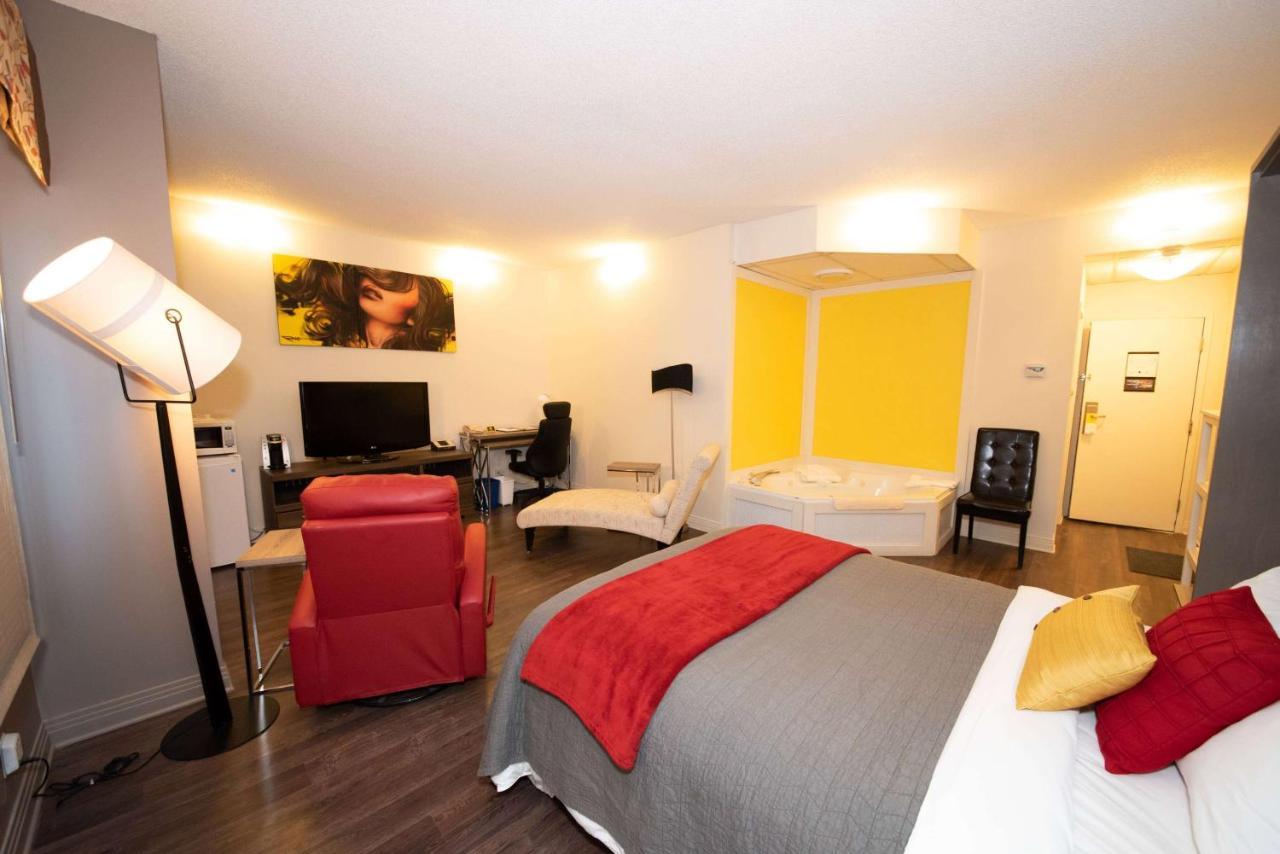Days Inn By Wyndham Berthierville Bagian luar foto