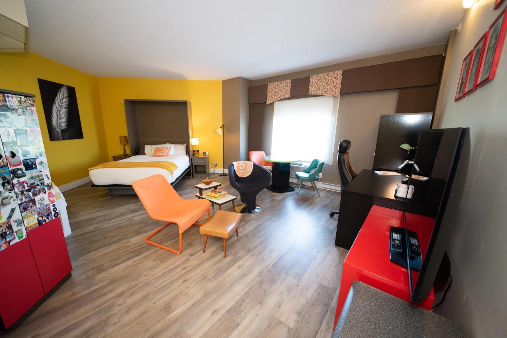 Days Inn By Wyndham Berthierville Bagian luar foto