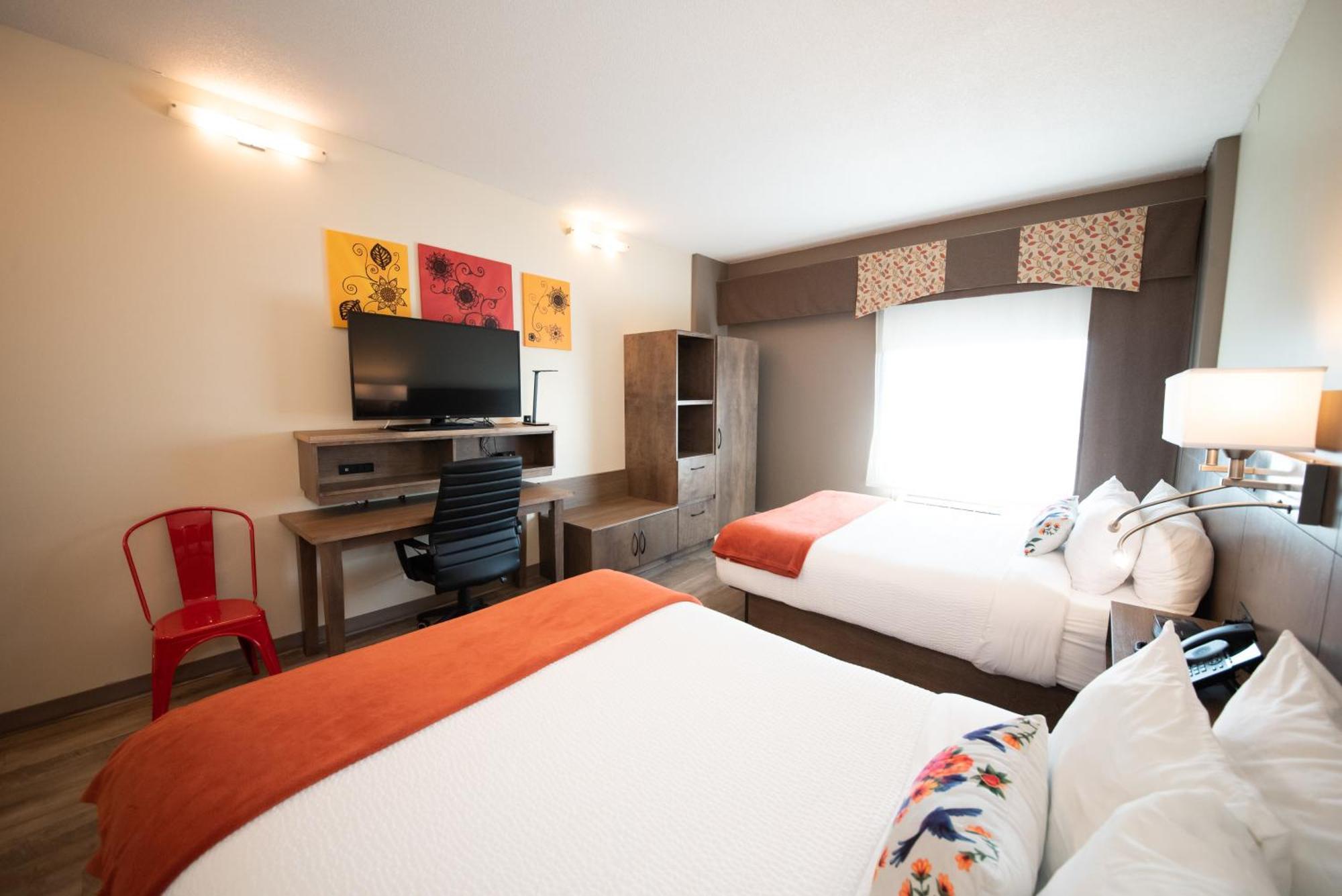 Days Inn By Wyndham Berthierville Bagian luar foto