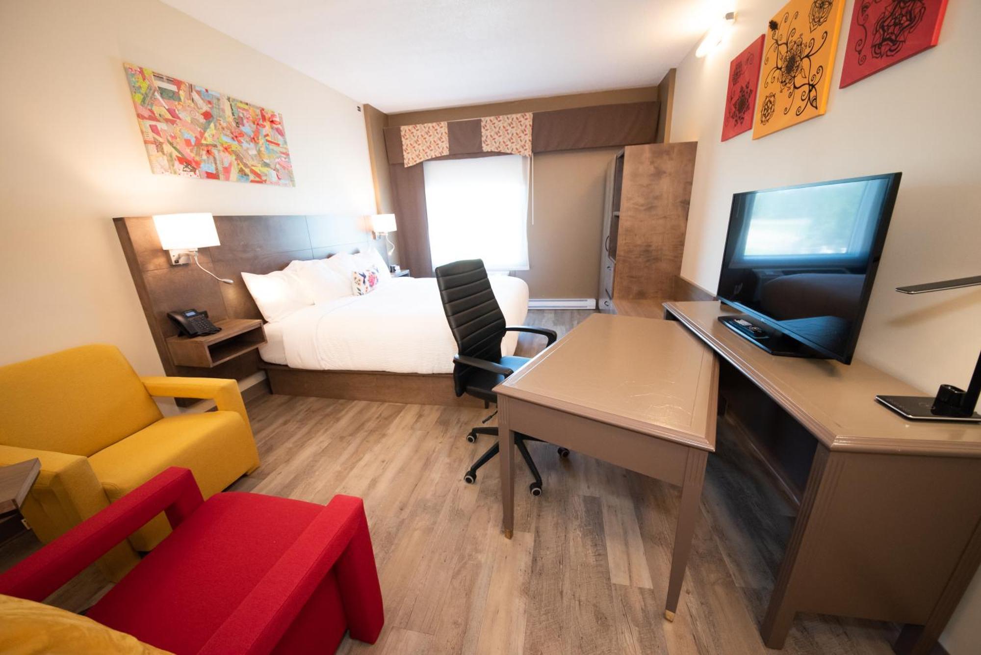 Days Inn By Wyndham Berthierville Bagian luar foto